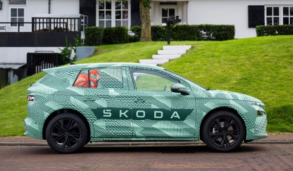 Кроссовер Skoda Elroq дебютировал в камуфляже