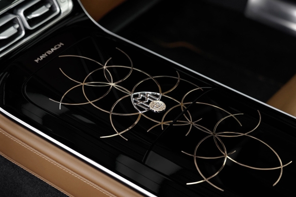 Mercedes-Maybach V12 Edition: с добавлением золота