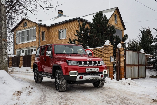 Для тех, кто выбирает стиль: тест BAIC BJ40