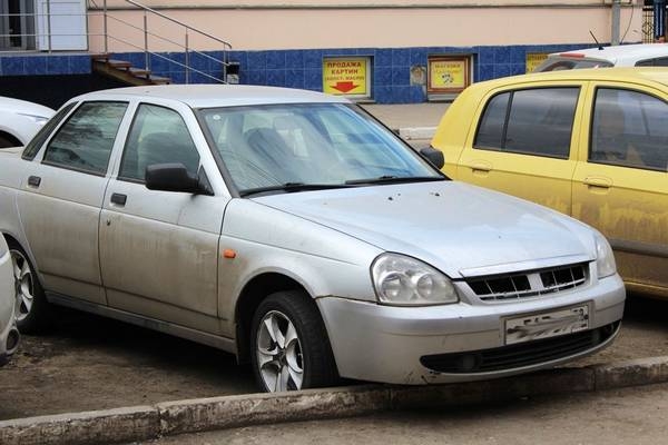 Что лучше - Renault Logan или Лада Приора? Подбираем бюджетный вариант