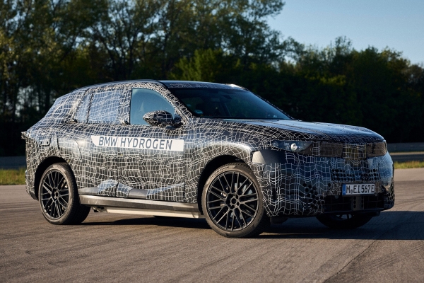 Новый BMW X5: первые официальные фотографии