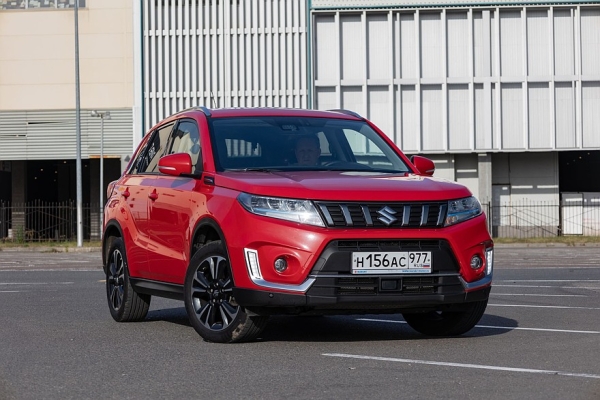 Назад в будущее: тест-драйв Suzuki Vitara Hybrid