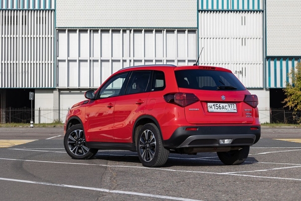 Назад в будущее: тест-драйв Suzuki Vitara Hybrid