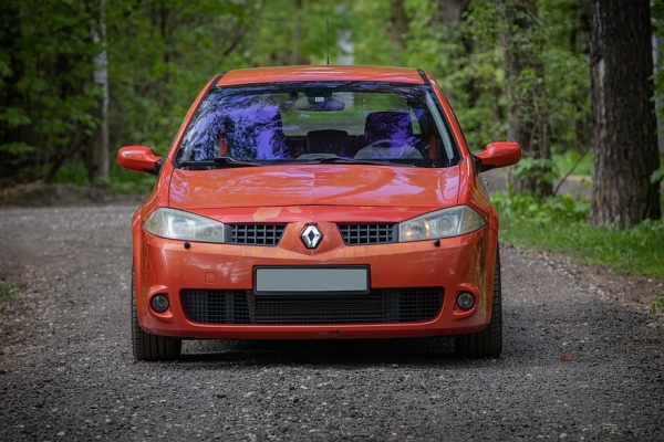 Ну и кто кого разделал? Опыт владения Renault Megane II Sport