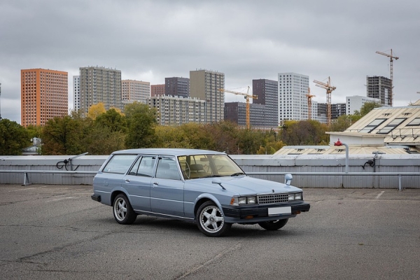 Рожденный ползать, но устремленный в небо: опыт владения Toyota Mark II (X60) 1983 года