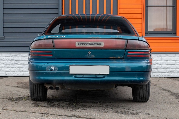 Все 27 лет в одной семье: опыт владения Chrysler Intrepid Sport I